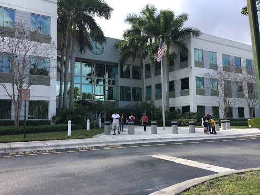 Oficina de impuestos del IRS en Plantation/ Fort Lauderdale